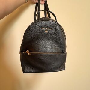 Michael Kors Sheila Medium Backpack